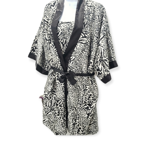 NWT|Black & White Animal Print Nightgown 2pcs-Set - Picture 1 of 10